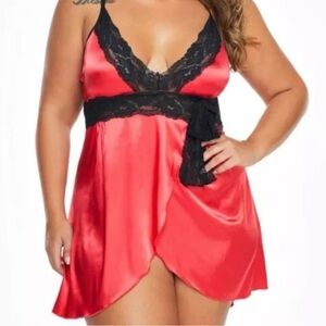 Elegant Red and Black Lace Chemise
